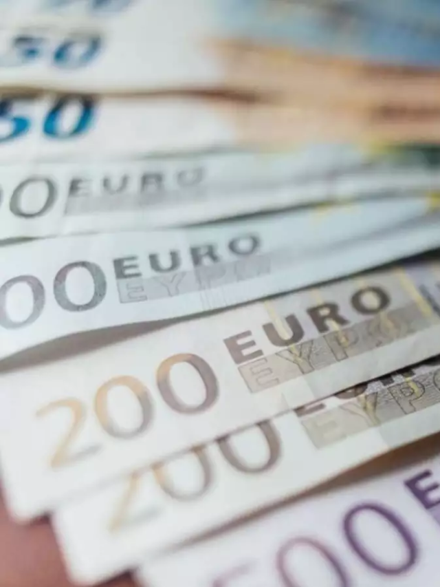 10 Most Powerful Currencies in the World in 2023